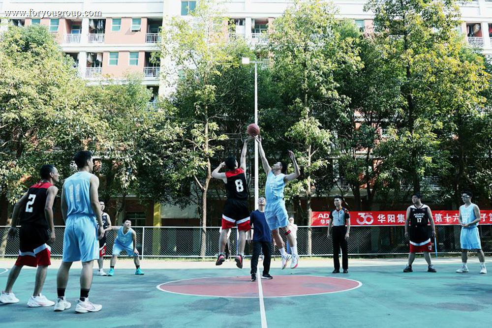 男子篮球赛精彩瞬间